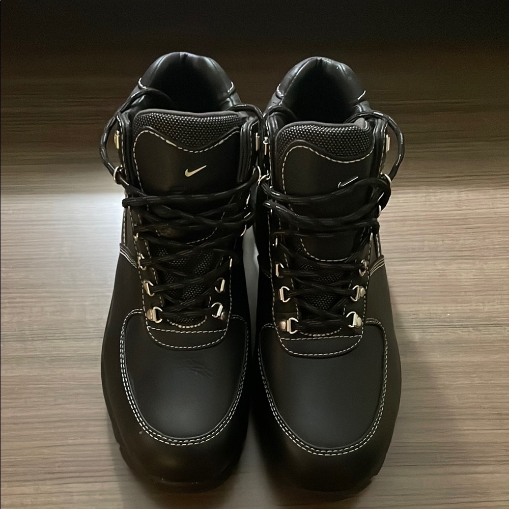 Nike Black Rugged Leather Boots